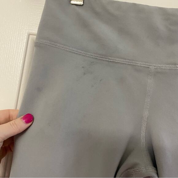 ALO YOGA • Light Gray Coast Leggings Tights - Picture 9 of 9